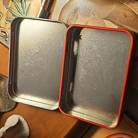 Mini Tin - Picture 2 of 2